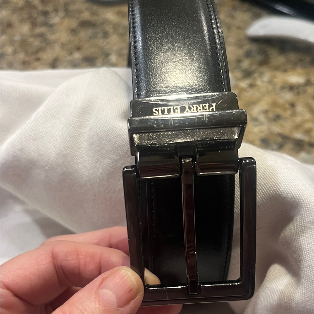 NWT Perry Ellis Black Leather Dress Belt Mens Size 40